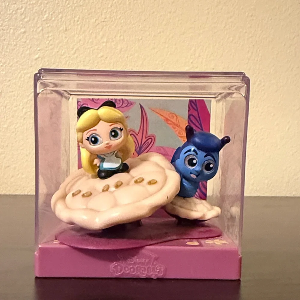 Alice in wonderland Disney doorables movie moments series 2